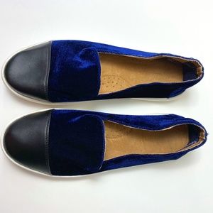 Madden nyc Womens Scoop Shoes Blue Velvet Size 8.5